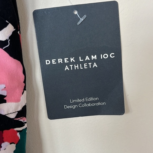 Brand New Derek Lam 10C x Athleta Black Floral Sleeveless Tank Top Lily Blouse - Picture 6 of 12